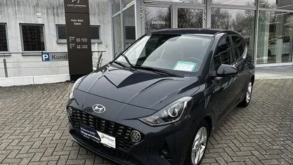 Grau Gebraucht 2022 Hyundai i10 Edition 30 Kleinwagen | 12.990 € (Fairer Preis)