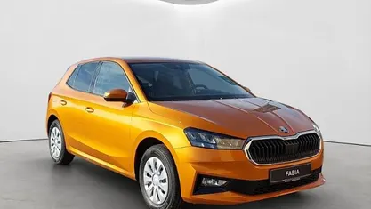 Orange Neu 2025 Skoda Fabia Essence Limousine | 20.380 € (Fairer Preis)