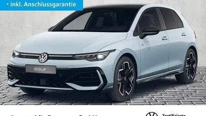 Neu VW Golf VIII R-line 150 PS (110 kW) 2025 Crystal ice blue metallic Limousine