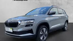 Grau Gebraucht 2024 Skoda Karoq Selection SUV | 35.950 € (Fairer Preis)