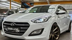 Weiß Gebraucht 2015 Hyundai i30 Premium Kombi | 7.975 € (Guter Preis)
