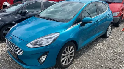 Gebraucht Ford Fiesta Titanium 101 PS (74 kW) 2017 Blau Kleinwagen