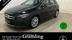 Schwarz Gebraucht 2022 Mercedes B180 Progressive Van / Kleinbus | 28.699 € (Fairer Preis)