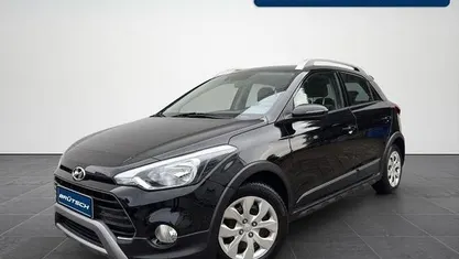 Gebraucht Hyundai i20 Active 101 PS (74 kW) 2019 Phantom black. metallic Kleinwagen