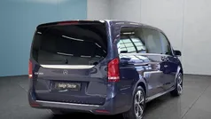 Blau Gebraucht 2023 Mercedes EQV300 Van / Kleinbus | 47.949 € (Fairer Preis)