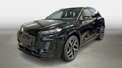 Schwarz Gebraucht 2026 Audi Q6 e-tron Performance SUV | 74.880 € (Teuer)