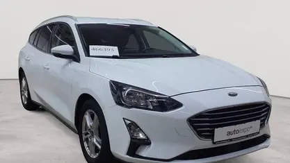 Gebraucht Ford Focus Cool & Connect 120 PS (88 kW) 2020 Frostweiß Kombi
