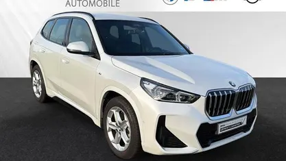 Mineralweiss metallic Gebraucht 2025 BMW X1 M Sport SUV | 45.734 € (Fairer Preis)