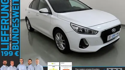 Polar white / sol Gebraucht 2017 Hyundai i30 Select Limousine | 10.840 € (Fairer Preis)