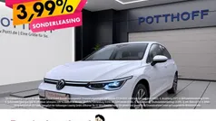 Weiss Gebraucht 2021 VW Golf VIII Style Limousine | 20.777 € (Fairer Preis)
