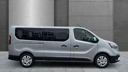 Highlandgrau Neu 2025 Renault Trafic Equilibre Van / Kleinbus | 41.790 € (Fairer Preis)