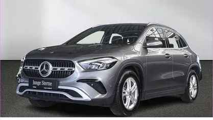 Gebraucht Mercedes GLA200 163 PS (119 kW) 2024 Grau SUV
