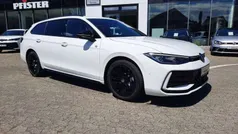 Pure white (weiß) Gebraucht 2025 VW Passat R-line Kombi | 48.490 € (Fairer Preis)