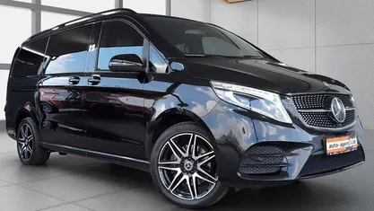 Usata Mercedes V300 AMG 237 CV (174 kW) 2022 Nero Monovolume