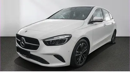 Gebraucht Mercedes B200 Progressive 163 PS (119 kW) 2025 Weiß Van / Kleinbus