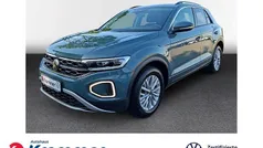 Blau Gebraucht 2022 VW T-Roc Life SUV | 27.440 € (Fairer Preis)