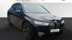Saphirschwarz metallic Gebraucht 2024 BMW iX Sport Line SUV | 70.790 € (Fairer Preis)