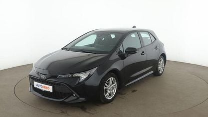 Używany Toyota Corolla Comfort 116 KM (85 kW) 2019 Czarny Sedan/Limuzyna