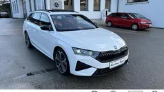 Candyweiss Gebraucht 2024 Skoda Octavia RS Kombi | 39.790 € (Guter Preis)