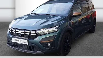 Zedergrün Gebraucht 2023 Dacia Jogger Extreme Van / Kleinbus | 18.575 € (Fairer Preis)