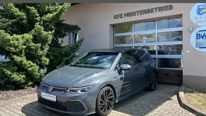 Gebraucht VW Golf VIII GTI 245 PS (180 kW) 2022 Delfingrau metallic Limousine