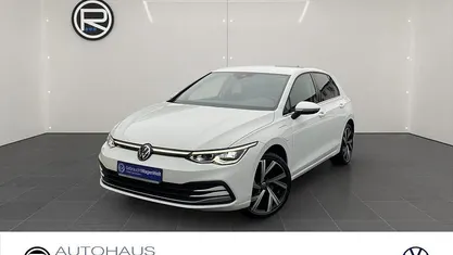 Weiß Gebraucht 2022 VW Golf Style Limousine | 22.980 € (Fairer Preis)