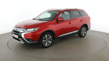 Gebraucht Mitsubishi Outlander Diamant Edition 150 PS (110 kW) 2019 Rot SUV