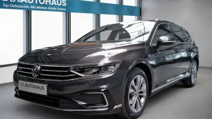 Gebraucht VW Passat GTE 218 PS (160 kW) 2023 Grau Kombi