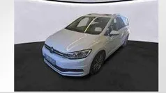 Oryxweiß perlmutteffekt Gebraucht 2021 VW Touran Highline Van / Kleinbus | 27.440 € (Fairer Preis)