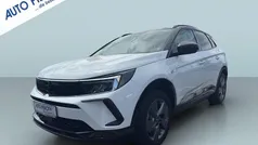 Weiß metallic Gebraucht 2022 Opel Grandland X SUV | 24.350 € (Fairer Preis)