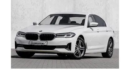 Gebraucht BMW 530 Sport Line 286 PS (210 kW) 2023 Weiß Limousine