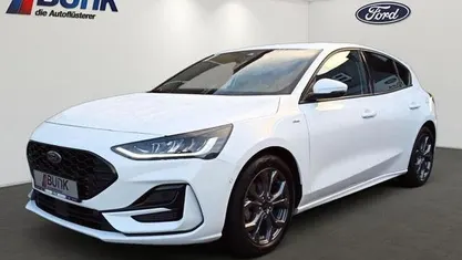 Frozen white (pn3gz) Gebraucht 2023 Ford Focus ST-Line Limousine | 22.980 € (Fairer Preis)