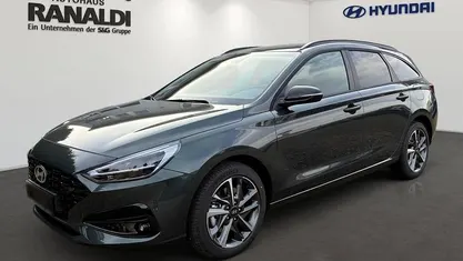 Grün Neu 2025 Hyundai i30 Advantage Limousine | 25.990 € (Fairer Preis)