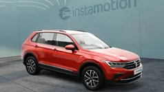 Rot Gebraucht 2022 VW Tiguan Life SUV | 28.700 € (Fairer Preis)