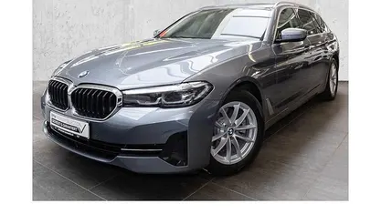 Gebraucht BMW 520 Sport Line 190 PS (139 kW) 2021 Blau Kombi