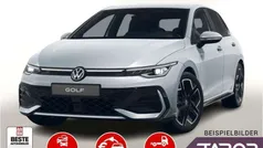 Oyster silver metallic Neu 2025 VW Golf VIII R-line Limousine | 31.287 € (Guter Preis)