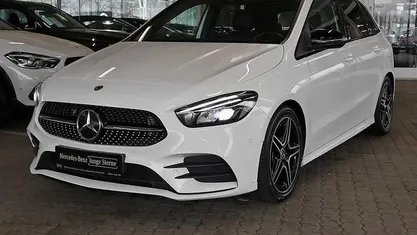 Gebraucht Mercedes B200 AMG 163 PS (119 kW) 2019 Unilack polarweiß Van / Kleinbus