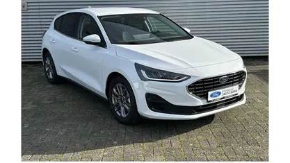 Weiß Neu 2025 Ford Focus Titanium Limousine | 27.390 € (Guter Preis)