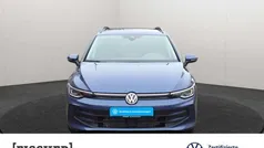 Blau Gebraucht 2024 VW Golf VIII Life Kombi | 26.822 € (Fairer Preis)