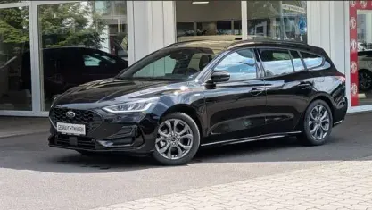 Gebraucht Ford Focus ST-Line 155 PS (114 kW) 2024 Schwarz, agate black Limousine