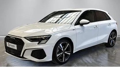 Second-hand Audi A3 S-Line 150 CP (110 kW) 2024 Alb Berlinǎ