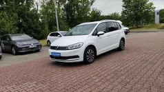 Pure white Gebraucht 2021 VW Touran Active Van / Kleinbus | 24.900 € (Fairer Preis)