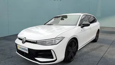 Weiß Gebraucht 2024 VW Passat R-line Kombi | 47.250 € (Fairer Preis)