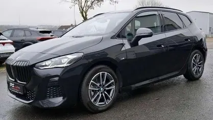Black sapphire Gebraucht 2025 BMW 220 M Sport Van / Kleinbus | 33.988 € (Fairer Preis)