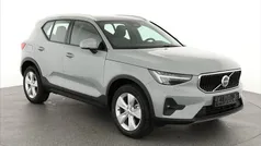 Vapour grey metallic Neu 2025 Volvo XC40 Core SUV | 35.745 € (Superpreis)