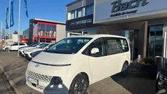 Creamy white Gebraucht 2024 Hyundai Staria Van | 48.990 €