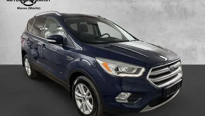 Gebraucht Ford Kuga Trend 150 PS (110 kW) 2017 Blau SUV