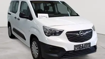 Gebraucht Opel Combo Life 102 PS (75 kW) 2022 Jade weiß Kombi