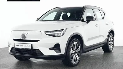 Weiß Gebraucht 2022 Volvo XC40 Core SUV | 28.550 € (Guter Preis)