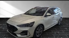 Polarsilber (silber) Gebraucht 2023 Ford Focus ST-Line Kombi | 26.400 € (Fairer Preis)